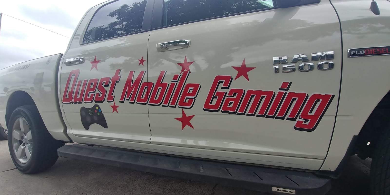 Quest Gaming vehicle graphics